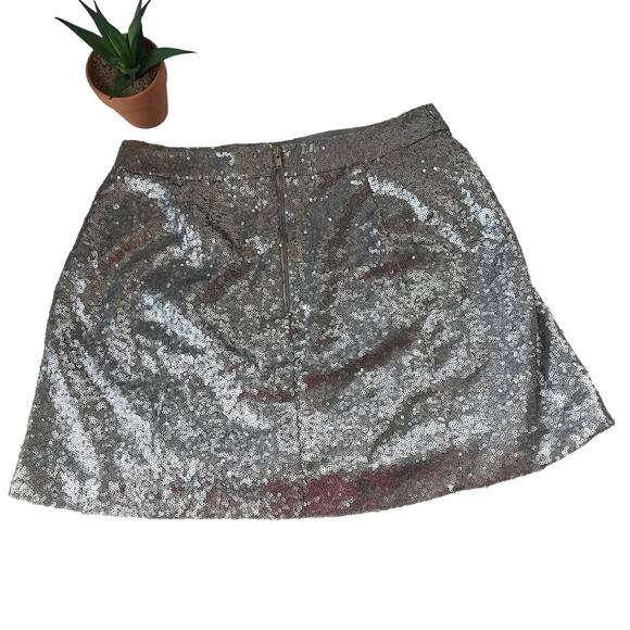 Decree Sequin Mini Skirt Sz M Silver Y2K Clubwear Festival Glam Party Bling - Picture 3 of 12